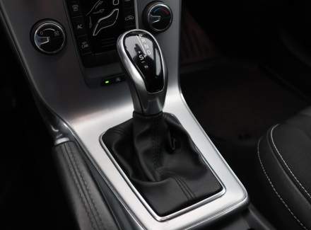 Volvo - V40