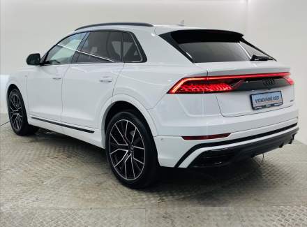Audi - Q8