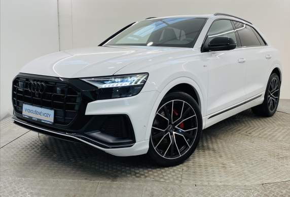 Audi - Q8