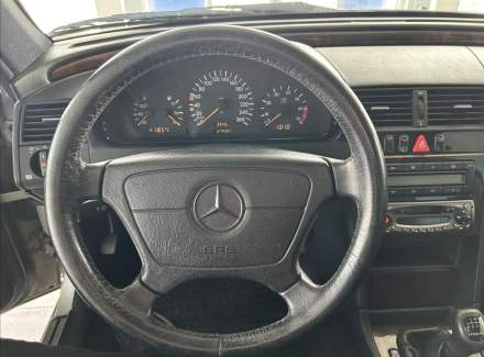 Mercedes-Benz - C-class