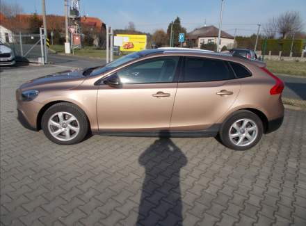 Volvo - V40