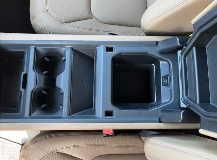 Land Rover - Defender