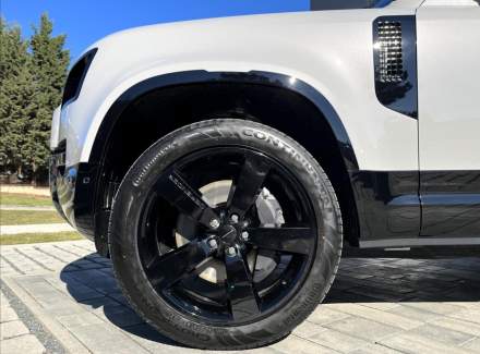 Land Rover - Defender