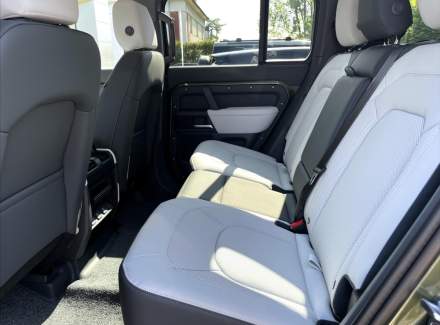 Land Rover - Defender