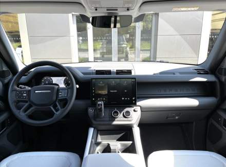 Land Rover - Defender