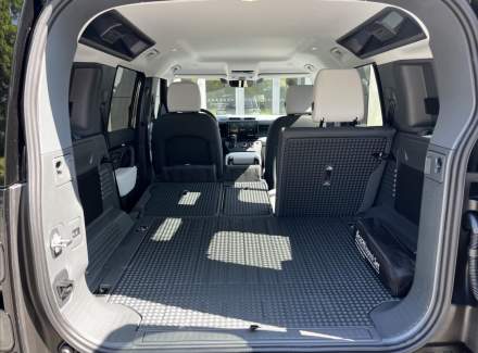 Land Rover - Defender