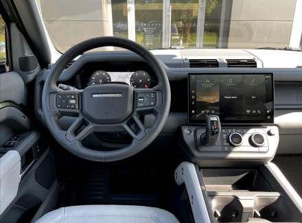 Land Rover - Defender