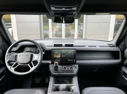 Land Rover - Defender