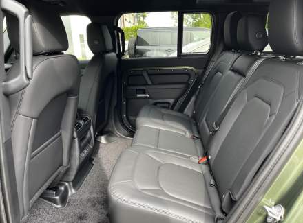 Land Rover - Defender