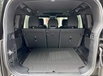 Land Rover - Defender