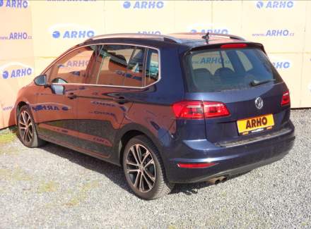 Volkswagen - Golf