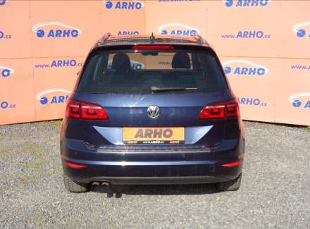 Volkswagen - Golf