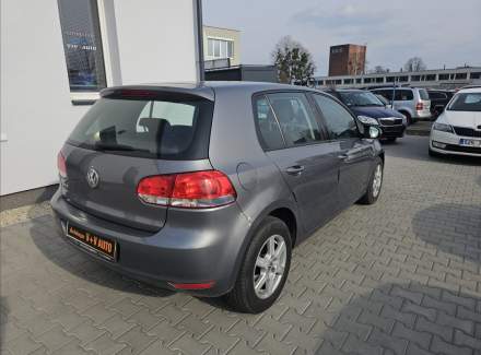 Volkswagen - Golf