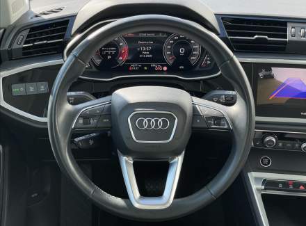 Audi - Q3
