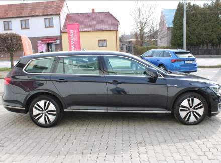 Volkswagen - Passat