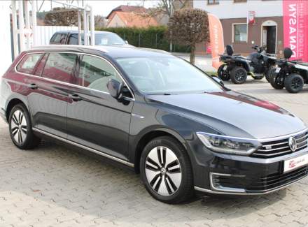 Volkswagen - Passat