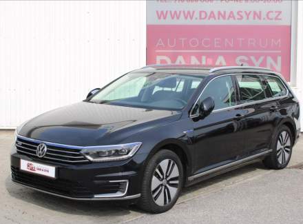 Volkswagen - Passat