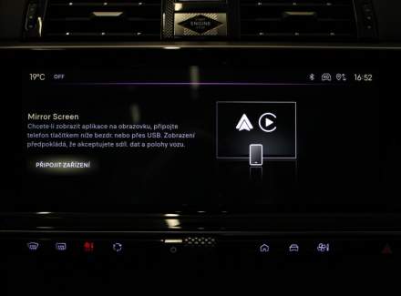 DS Automobiles - DS7 Crossback