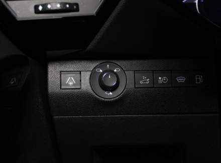 DS Automobiles - DS7 Crossback