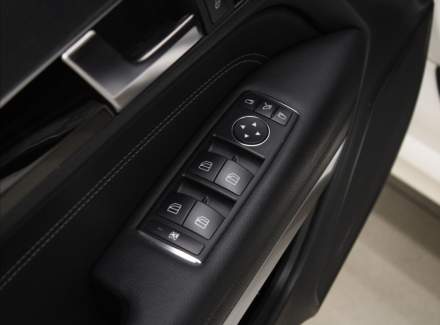 Mercedes-Benz - E-class