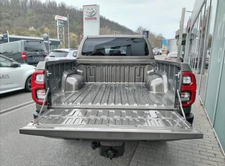 Toyota - Hilux