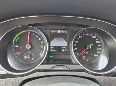 Volkswagen - Passat