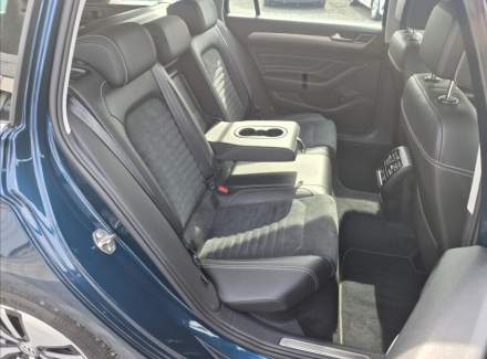 Volkswagen - Passat