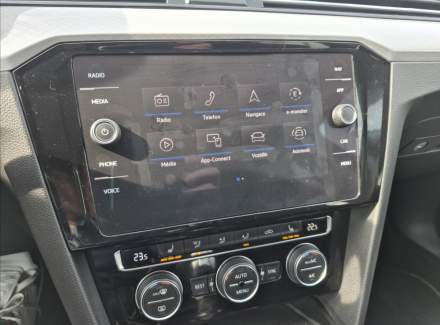 Volkswagen - Passat