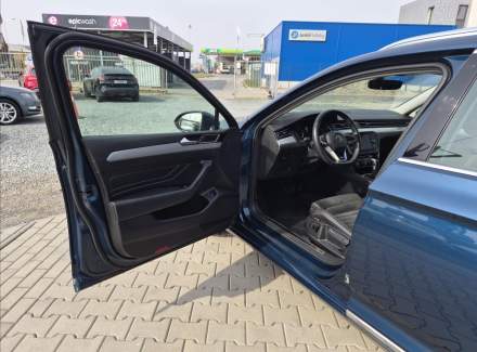 Volkswagen - Passat