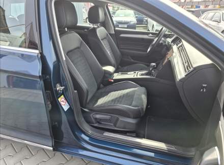 Volkswagen - Passat