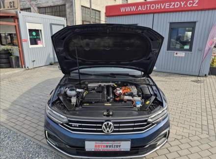 Volkswagen - Passat