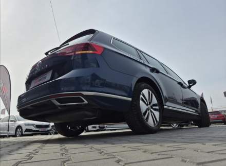 Volkswagen - Passat