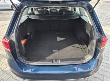 Volkswagen - Passat