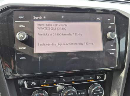 Volkswagen - Passat