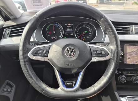 Volkswagen - Passat