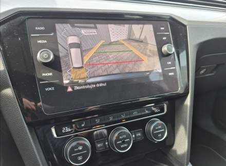 Volkswagen - Passat