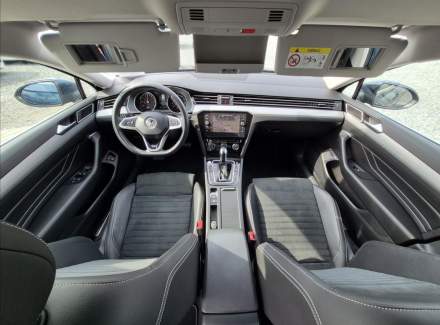 Volkswagen - Passat
