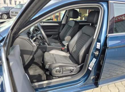 Volkswagen - Passat