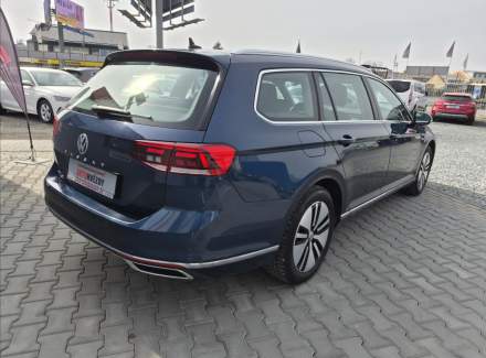 Volkswagen - Passat