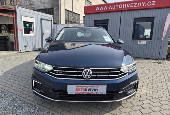 Volkswagen - Passat