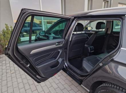 Volkswagen - Passat