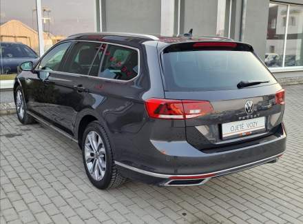 Volkswagen - Passat