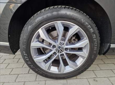 Volkswagen - Passat