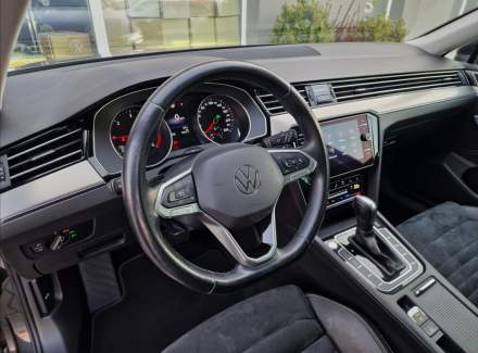 Volkswagen - Passat