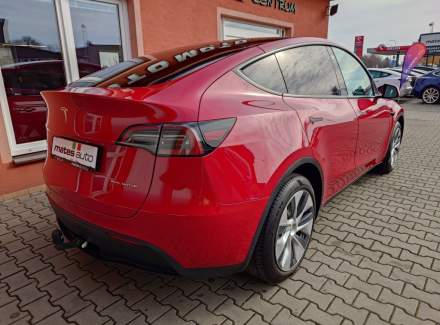 Tesla - Model Y