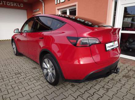 Tesla - Model Y