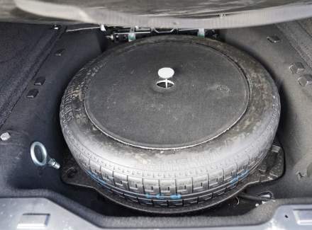 Land Rover - Range Rover