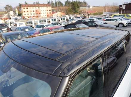 Land Rover - Range Rover