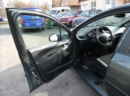 Peugeot - 207