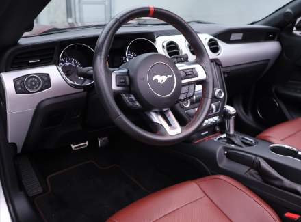 Ford - Mustang